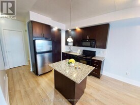 181 Wynford Dr in Toronto, ON - Building Photo