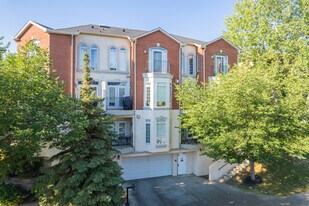 5703 5th St SW in Calgary, AB - Building Photo