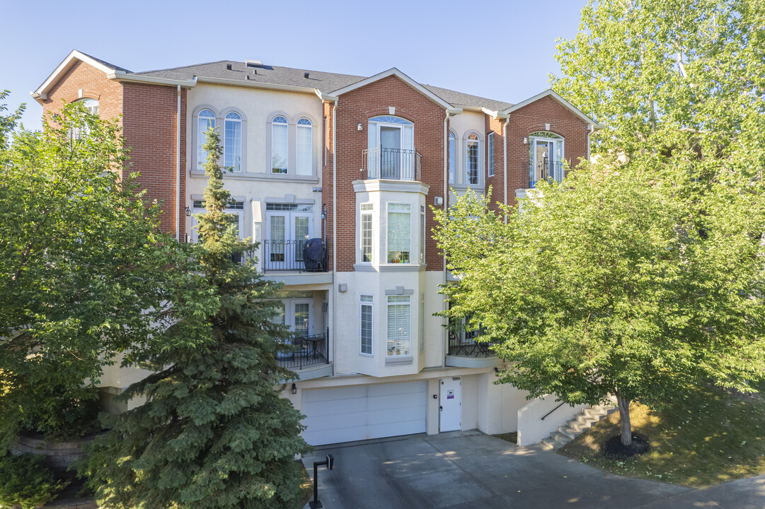 5703 5th St SW in Calgary, AB - Building Photo