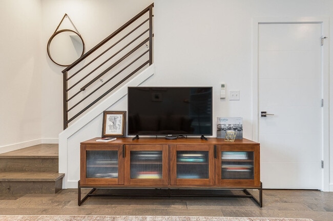 762 Belmont Pl E, Unit SI ID1036001P in Seattle, WA - Building Photo - Building Photo