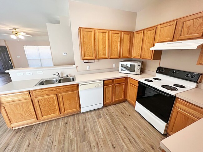 821 Savage Dr in Denton, TX - Building Photo - Building Photo