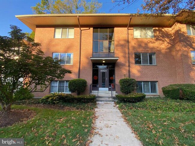 property at 10424 Rockville Pike