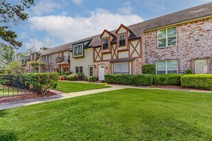 14719 Barryknoll Ln in Houston, TX - Building Photo