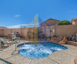697 W Oak Tree Ln in San Tan Valley, AZ - Building Photo - Building Photo