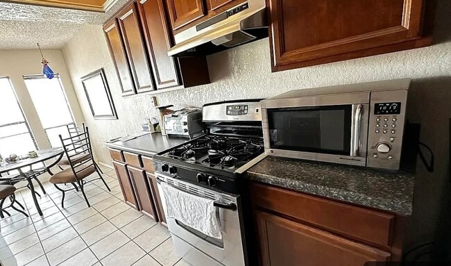 1605 Common Dr in El Paso, TX - Foto de edificio - Building Photo