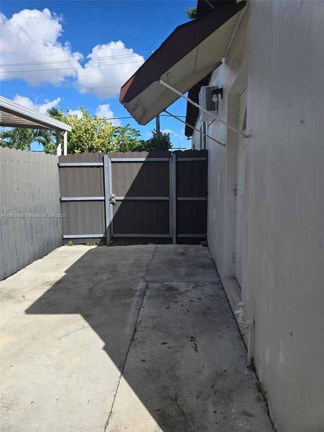 7785 SW 36th St in Miami, FL - Building Photo - Building Photo