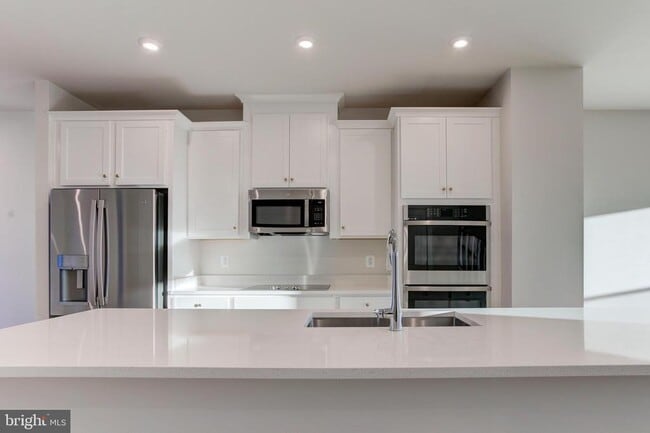 property at 13172 Arches Rd