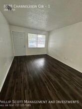 8578 Channelview Cir-Unit -1 in Tampa, FL - Building Photo - Building Photo