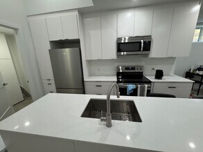 44 Chippewa Ave in Ottawa, ON - Building Photo - Building Photo