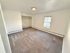 54 4th St in Waterford, NY - Building Photo - Building Photo
