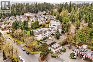 450 Bromley St in Coquitlam, BC - Building Photo