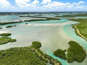 1000 Shorewinds Dr in Fort Pierce, FL - Building Photo - Building Photo
