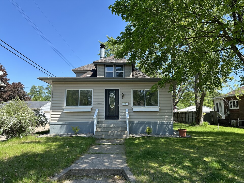 1219 14th St S in La crosse, WI - Foto de edificio