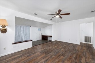 15 S 6th St in McAllen, TX - Building Photo - Building Photo