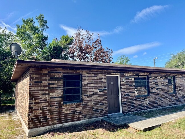 property at 911 N Iowa Ave