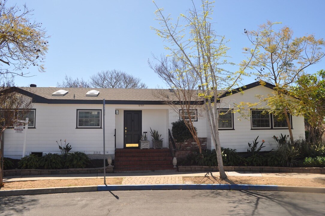 8785 Regency Rd in San Diego, CA - Building Photo