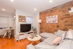 2 Snelling Pl in Boston, MA - Building Photo - Building Photo