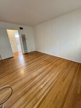 1700 W Victory Blvd in Burbank, CA - Building Photo - Building Photo