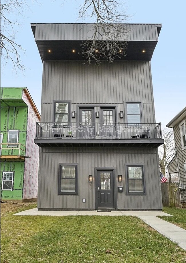 property at 92 E Innis Ave