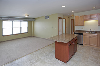 Beaver Ridge in Minot, ND - Building Photo - Interior Photo