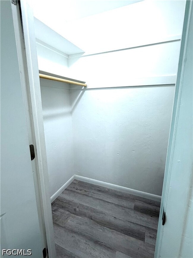 property at 3032 SE Santa Barbara Pl