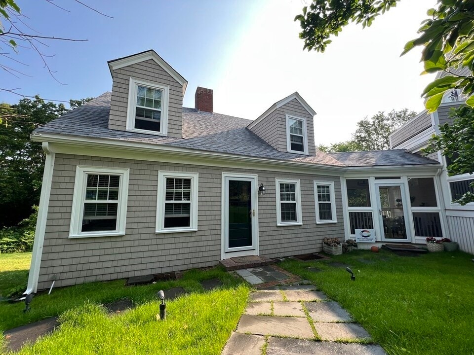 205-209 Sohier St in Cohasset, MA - Building Photo
