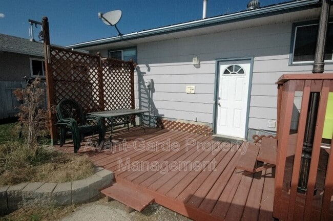 12243-12142 142 Ave NW in Edmonton, AB - Building Photo - Building Photo