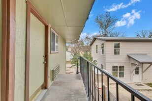 400 W 34th St in Austin, TX - Building Photo