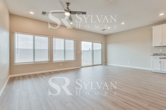 1760 W Aztec Dr in Coolidge, AZ - Building Photo - Building Photo