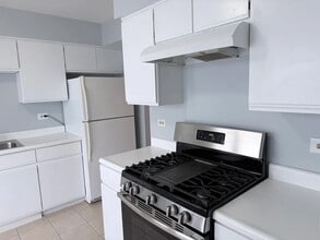 1429 Oxford St in Carol Stream, IL - Building Photo - Building Photo