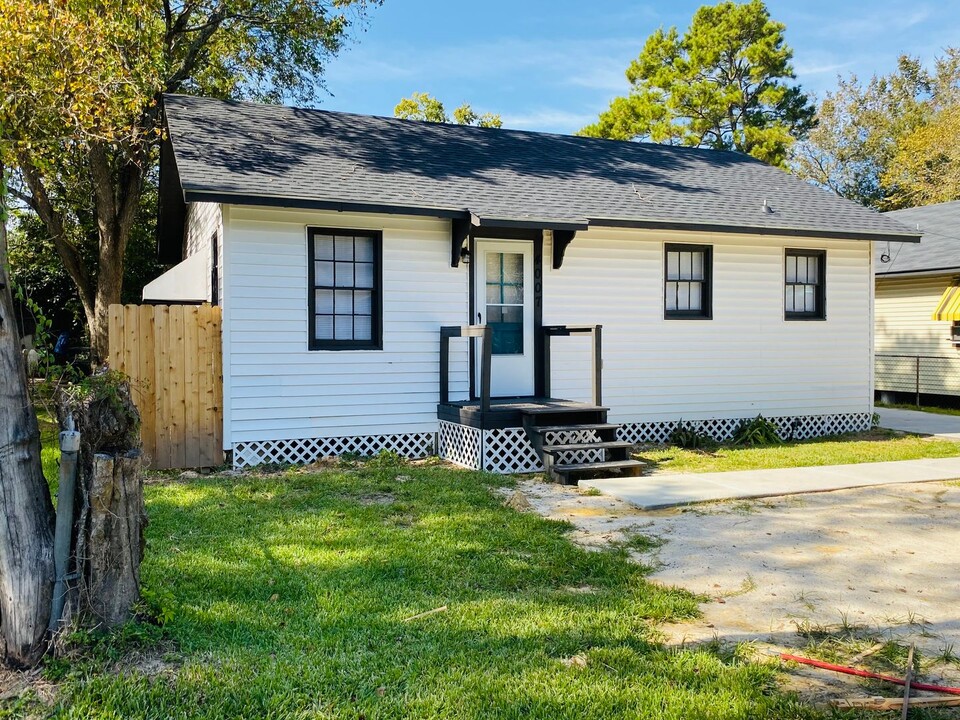 4007 Lynn St in Baton Rouge, LA - Foto de edificio