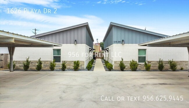 property at 1626 Playa Dr