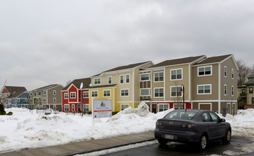 Temple Landing in New Bedford, MA - Foto de edificio - Building Photo