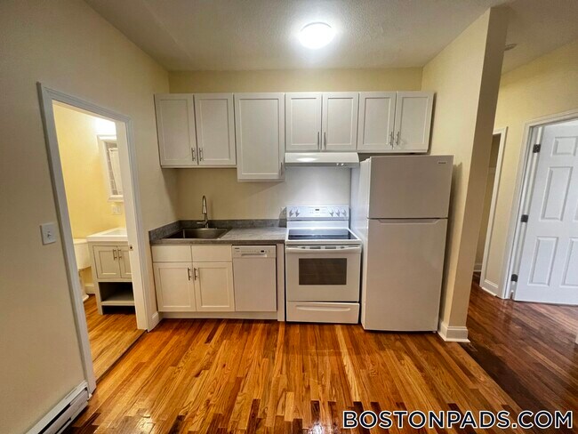892 Huntington Ave