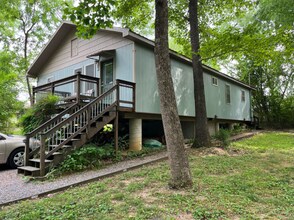 121 Voncannon Dr in Johnson City, TN - Building Photo - Building Photo