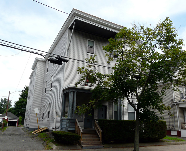 56 Estes St in Lynn, MA - Building Photo - Building Photo