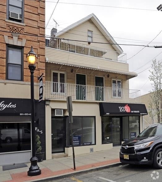 property at 3405 Park Ave