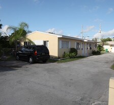 14200-14210 SW 88th Ave in Miami, FL - Building Photo