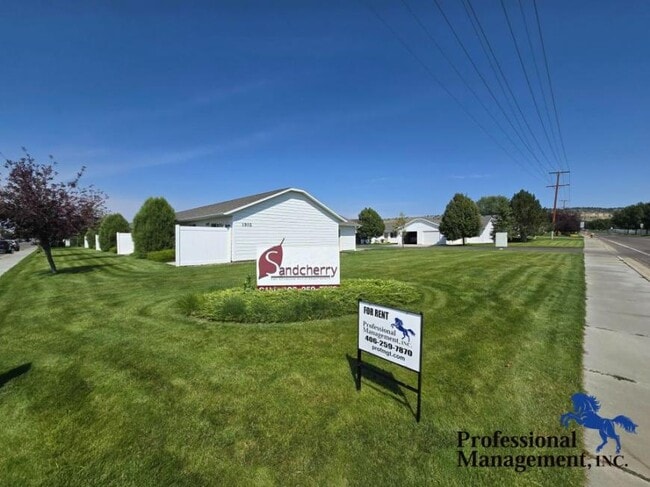 property at 1502 38th St W