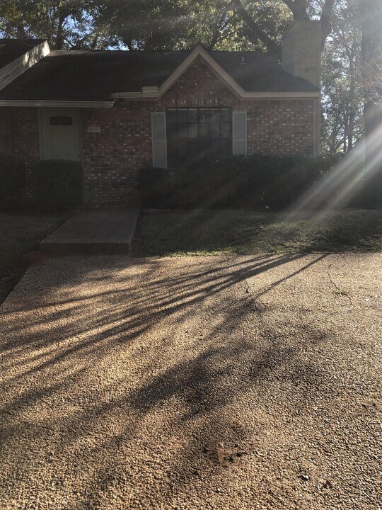 1095 Rockbrook Ct in Tallahassee, FL - Building Photo