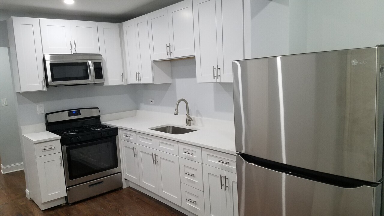 2747 S Kostner Ave in Chicago, IL - Building Photo