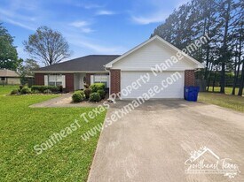 280 Parkway Dr in Lumberton, TX - Building Photo