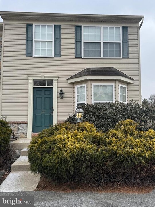 120 Bradford St in Millersville, PA - Building Photo