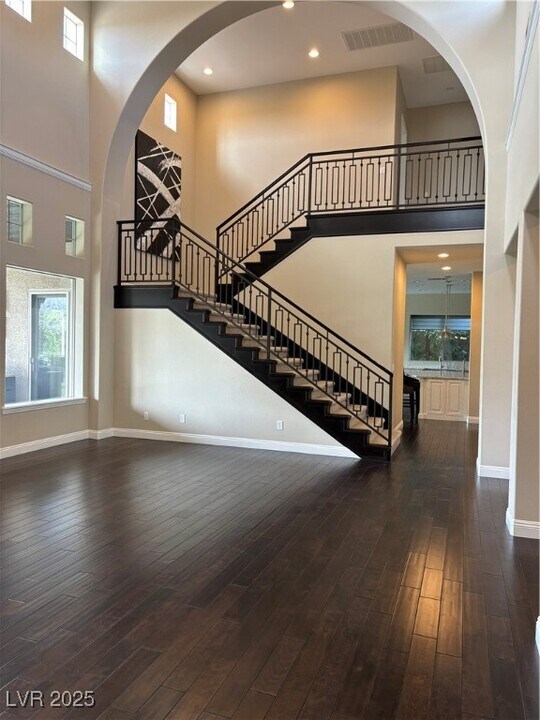 10305 Orkiney Dr in Las Vegas, NV - Building Photo