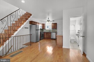 2215 S Hicks St in Philadelphia, PA - Building Photo - Building Photo