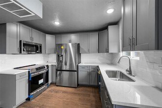 10430 Las Brisas Dr in Dallas, TX - Building Photo - Building Photo