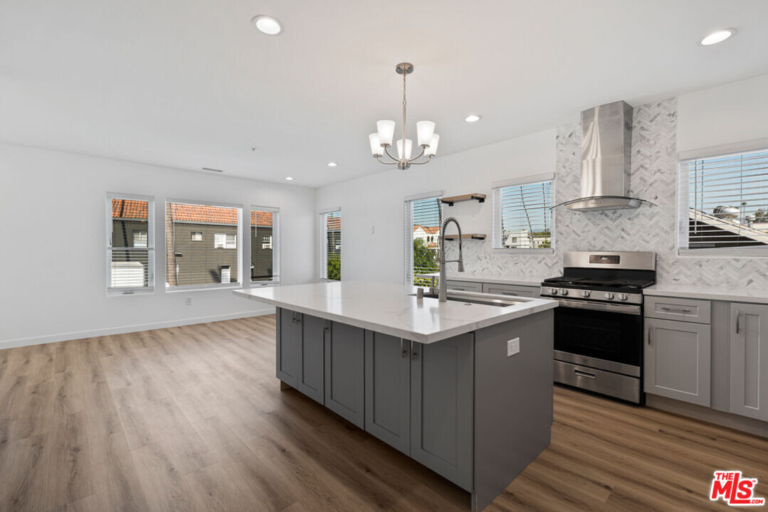 10 N Primrose Ave in Alhambra, CA - Building Photo