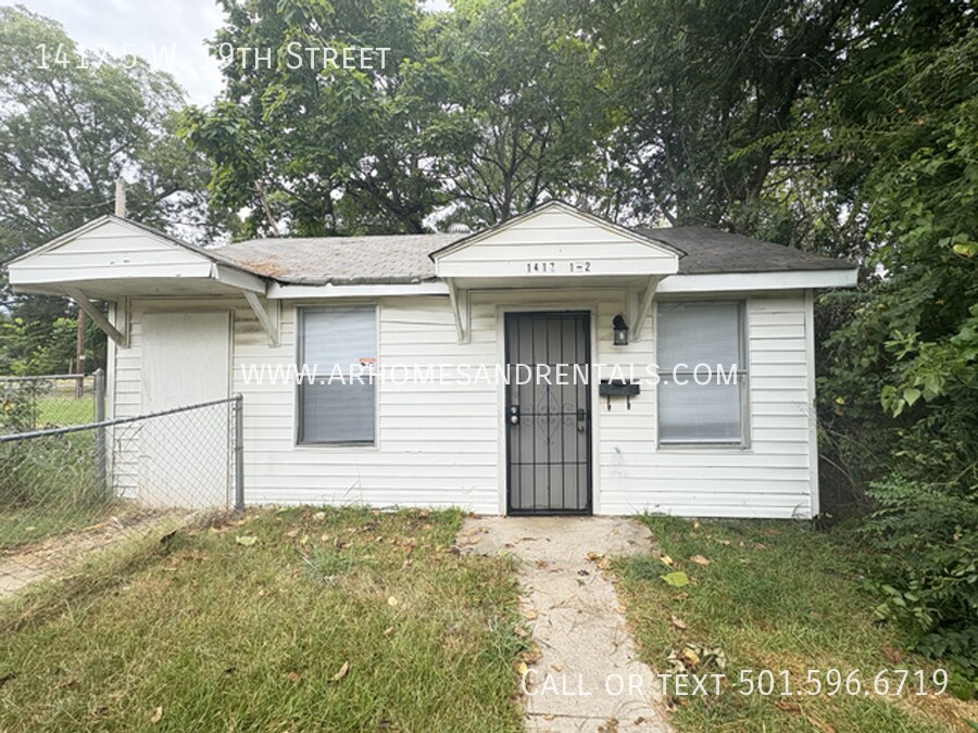 1417.5 W 19th St in North Little Rock, AR - Building Photo