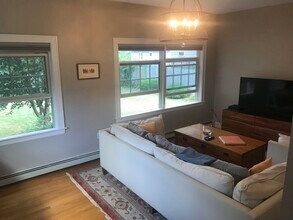 61 Jones Ave in Portsmouth, NH - Building Photo - Building Photo