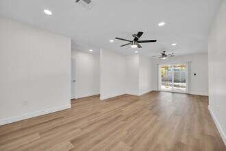 1616 Chapman Dr in Las Vegas, NV - Building Photo - Building Photo